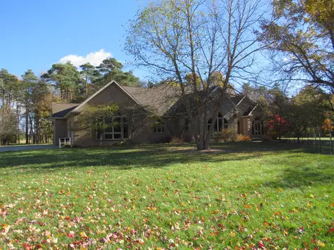 2315 Weigl Rd, Saginaw, MI 48609