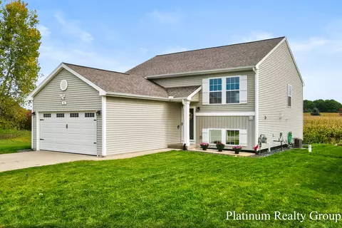 94 Sweet Meadow Dr, Kent City, MI 49330