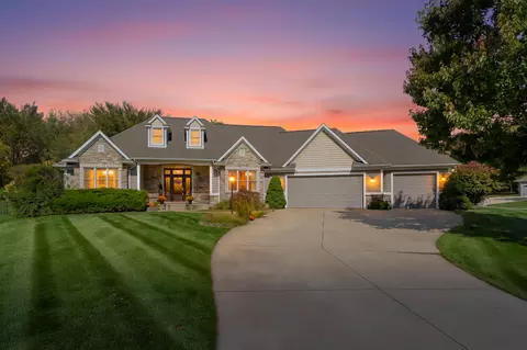 6368 Hollison Dr, Kalamazoo, MI 49009