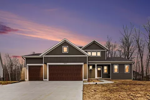 5970 Claymont Ct SE, Caledonia, MI 49316