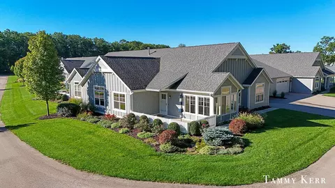 197 Janes View Dr, Holland, MI 49424