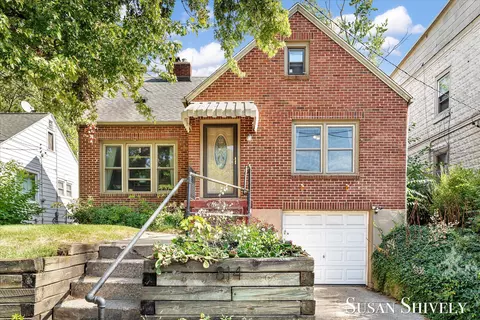 814 Diamond Ave NE, Grand Rapids, MI 49503