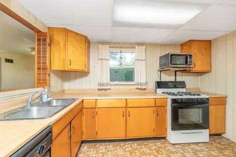 622 S Hooker Ave, Three Rivers, MI 49093 photo 8