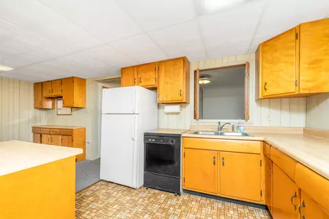 622 S Hooker Ave, Three Rivers, MI 49093 photo 9