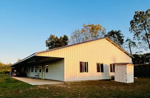 7892 W Remus Rd, Remus, MI 49340