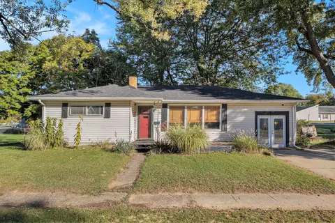 103 Paras Hill Dr, Hartford, MI 49057
