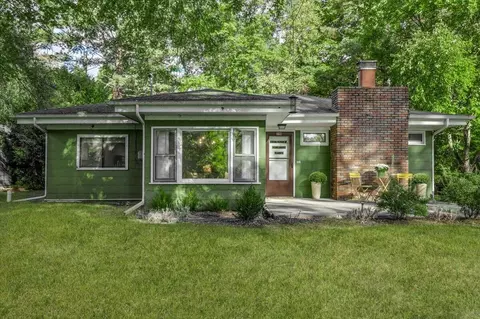 310 W Detroit St, New Buffalo, MI 49117
