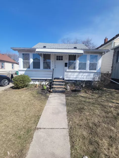 22742 Cushing Ave, Eastpointe, MI 48021