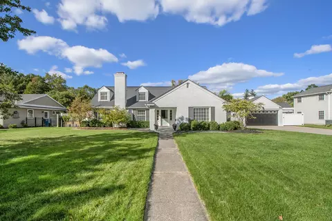 2821 Elmwood Dr SE, East Grand Rapids, MI 49506