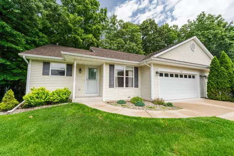 9658 Palmetto Ct, Portage, MI 49002