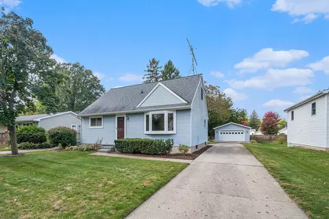6810 Meese Dr, Lansing, MI 48911