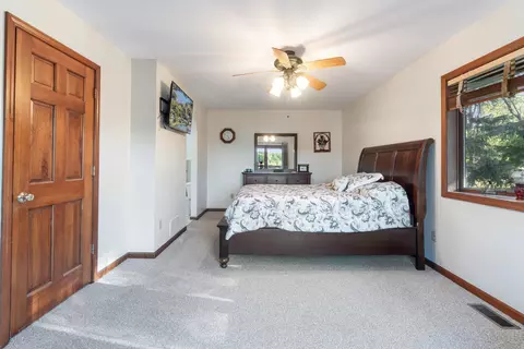 Bedroom - 11735 N Waldron Rd, Jerome, MI 49249 photo 2 of 10
