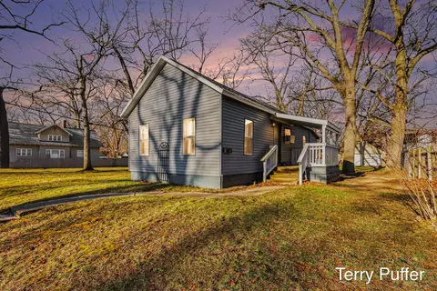 1653 Mcilwraith St, Muskegon, MI 49442