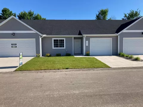 4273 Highpoint Dr #112, Wayland, MI 49348