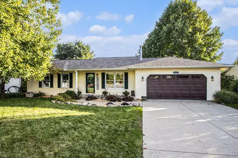 3007 Hickory Nut Ln, Kalamazoo, MI 49004