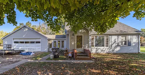 6745 Oakland Dr, Portage, MI 49024