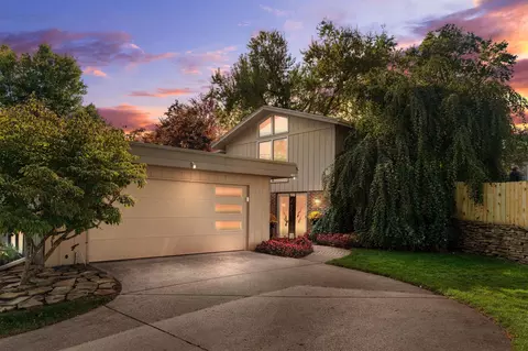 5418 Circlewood Dr W, Portage, MI 49002