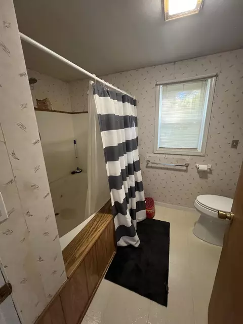 Bath - 131 E Chicago Rd, Coldwater, MI 49036 photo 1 of 1