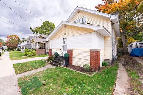 929 Ireland Ave, Muskegon, MI 49441