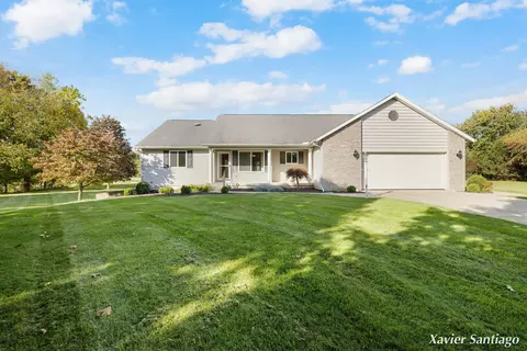 10050 Southridge Dr SE, Caledonia, MI 49316