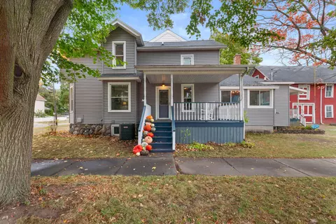 106 E Sharp St, Hillsdale, MI 49242