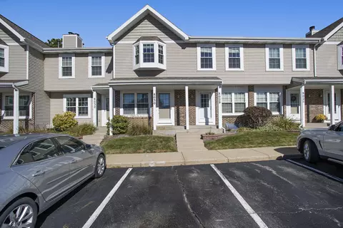 8030 Wimbledon Dr, Portage, MI 49024