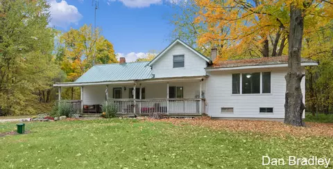 4299 Grow Rd NW, Stanton, MI 48888 photo 3