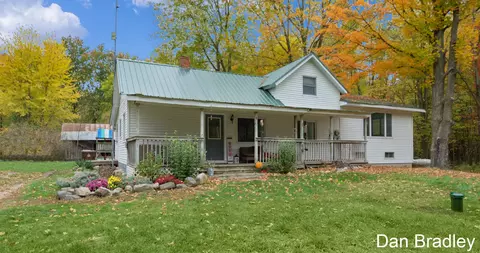 4299 Grow Rd NW, Stanton, MI 48888 photo 2