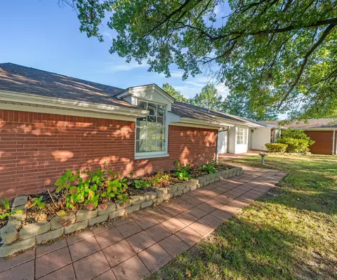 14359 S Dixie Hwy, Monroe, MI 48161