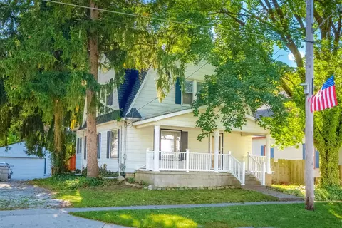 520 E Main St SE, Caledonia, MI 49316