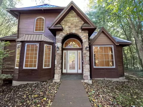 5650 Lily Ln, Sawyer, MI 49125