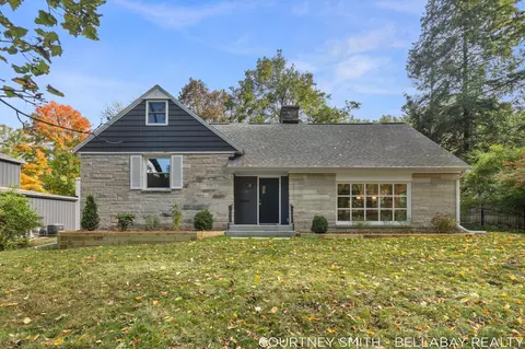 2121 Benjamin Ave, Kalamazoo, MI 49008