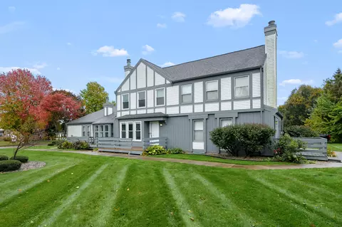 5570 Grand Traverse Ln, Portage, MI 49024