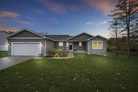 5177 Stone River Rd, Jackson, MI 49201