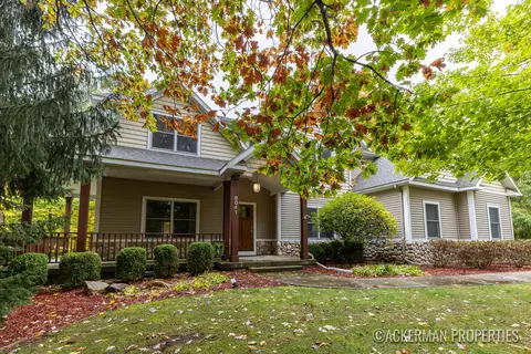 8041 Therese Ct SE, Caledonia, MI 49316