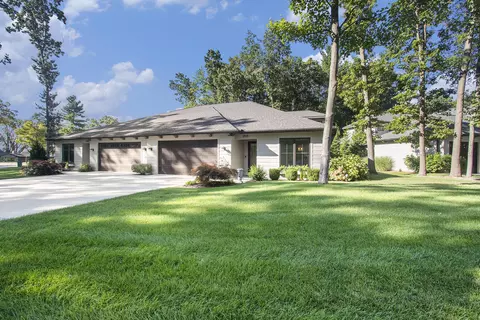 2025 Ottawa Beach Rd, Holland, MI 49424
