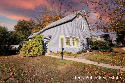 305 N Robert St, Ludington, MI 49431