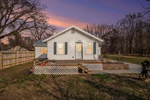 69819 S Nottawa Rd, Sturgis, MI 49091
