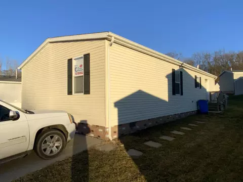 3635 Hawthorn Dr, Jackson, MI 49201 photo 2