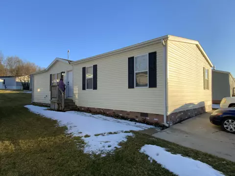 3635 Hawthorn Dr, Jackson, MI 49201