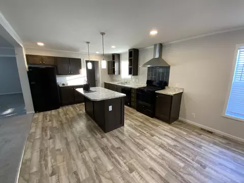 3635 Hawthorn Dr, Jackson, MI 49201 photo 4