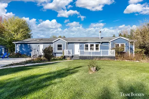 13132 Jackson Rd, Lake Odessa, MI 48849