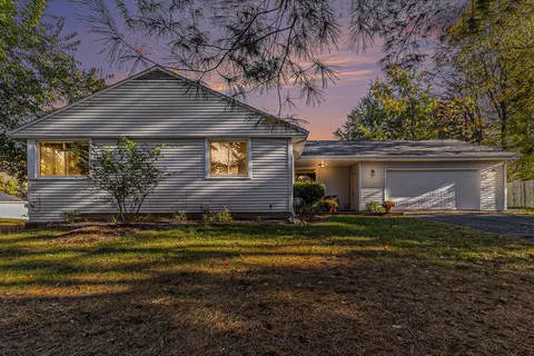 5350 Crimson Ln, Kalamazoo, MI 49009