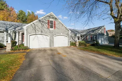 17850 Bramer Ln, Spring Lake, MI 49456 photo 3