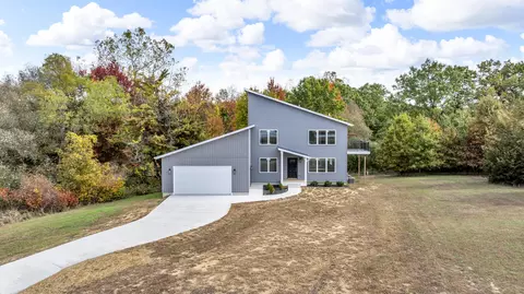 6835 S Price Lake Dr, Jackson, MI 49201