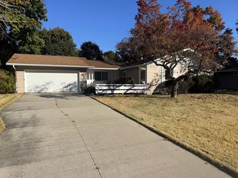 116 Pinecrest Rd, Whitehall, MI 49461 photo 2