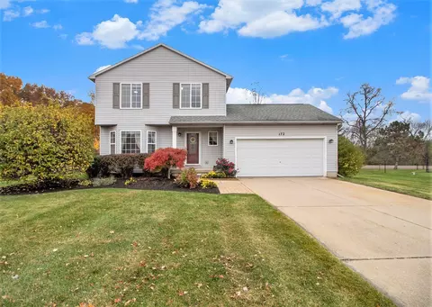 172 Garden Ct, Whitmore Lake, MI 48189