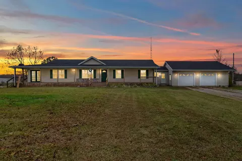 7534 Robins Rd, Hillsdale, MI 49242