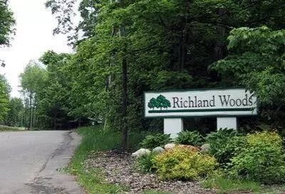 9122 Richland Woods Dr, Richland, MI 49083