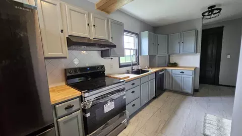 238 Maple Rd, Quincy, MI 49082 photo 2